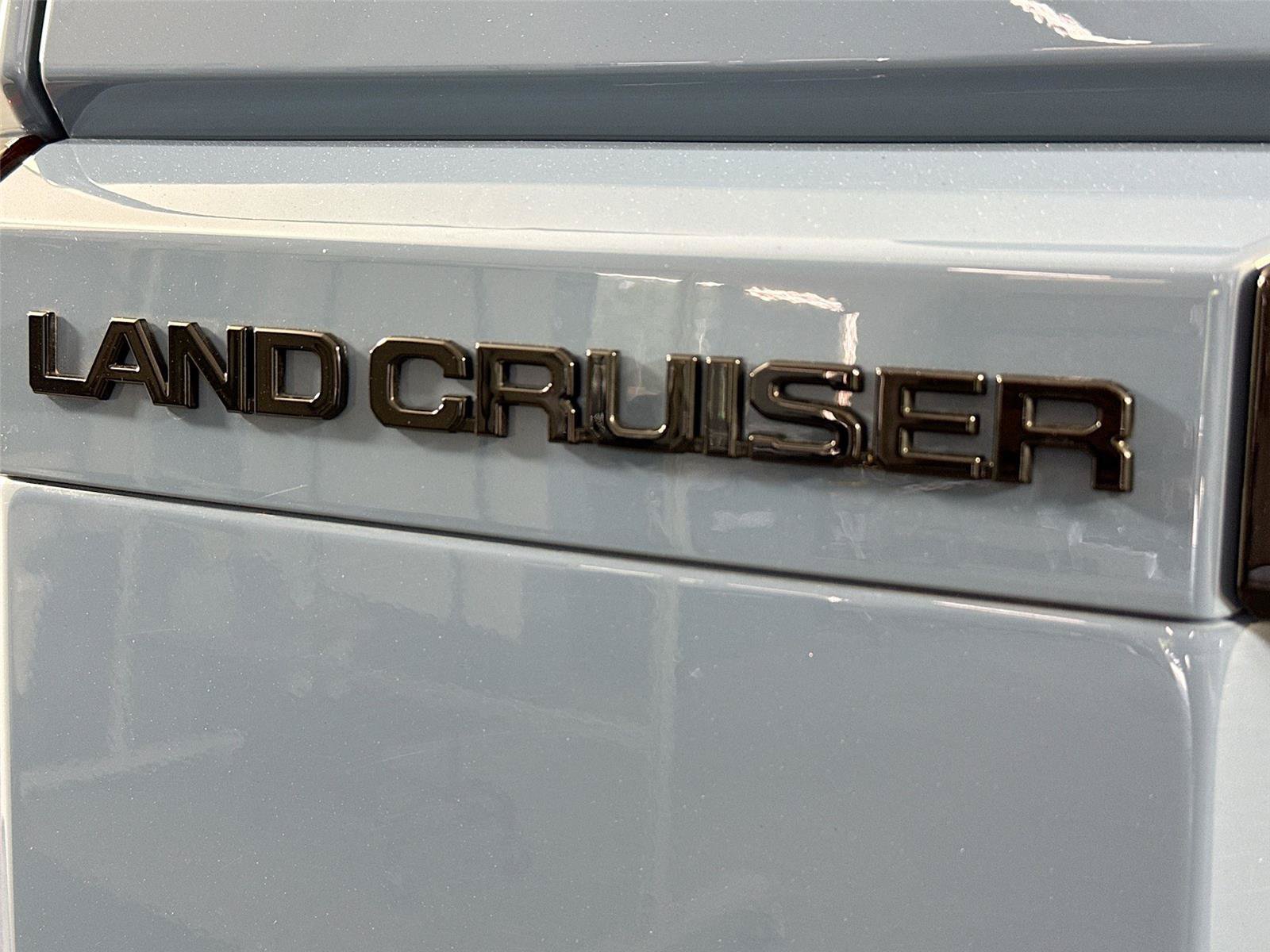 Used 2025 Toyota Land Cruiser w/ Premium Package AWD/4WD image 15