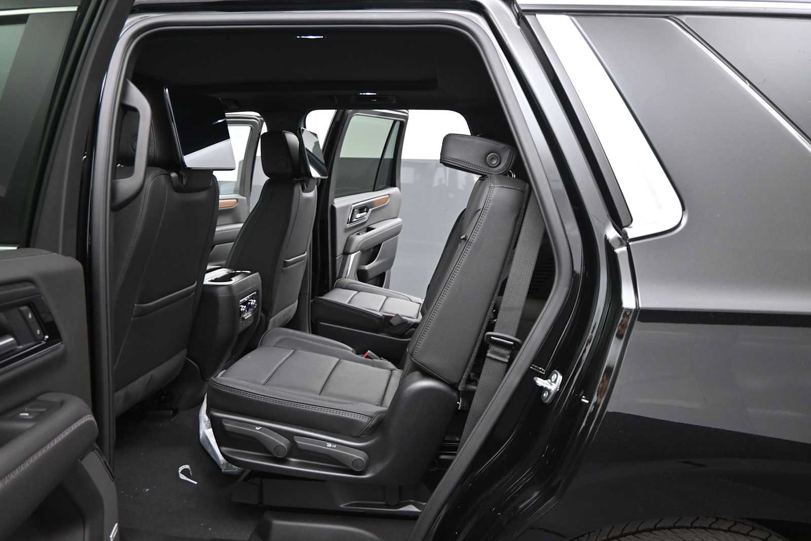 New 2027 GMC Yukon Denali w/ Denali Reserve Package AWD/4WD image 16