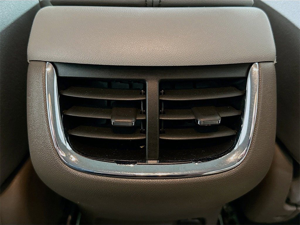 Used 2016 Chevrolet Malibu LT image 25