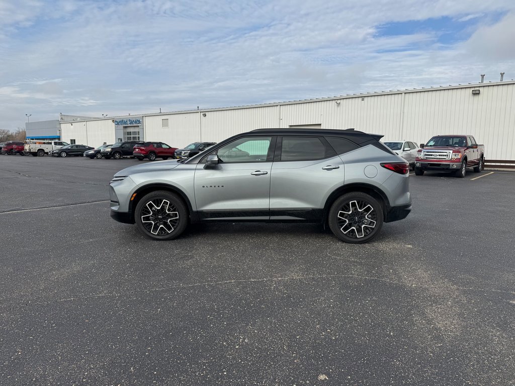 Used 2024 Chevrolet Blazer RS image 2