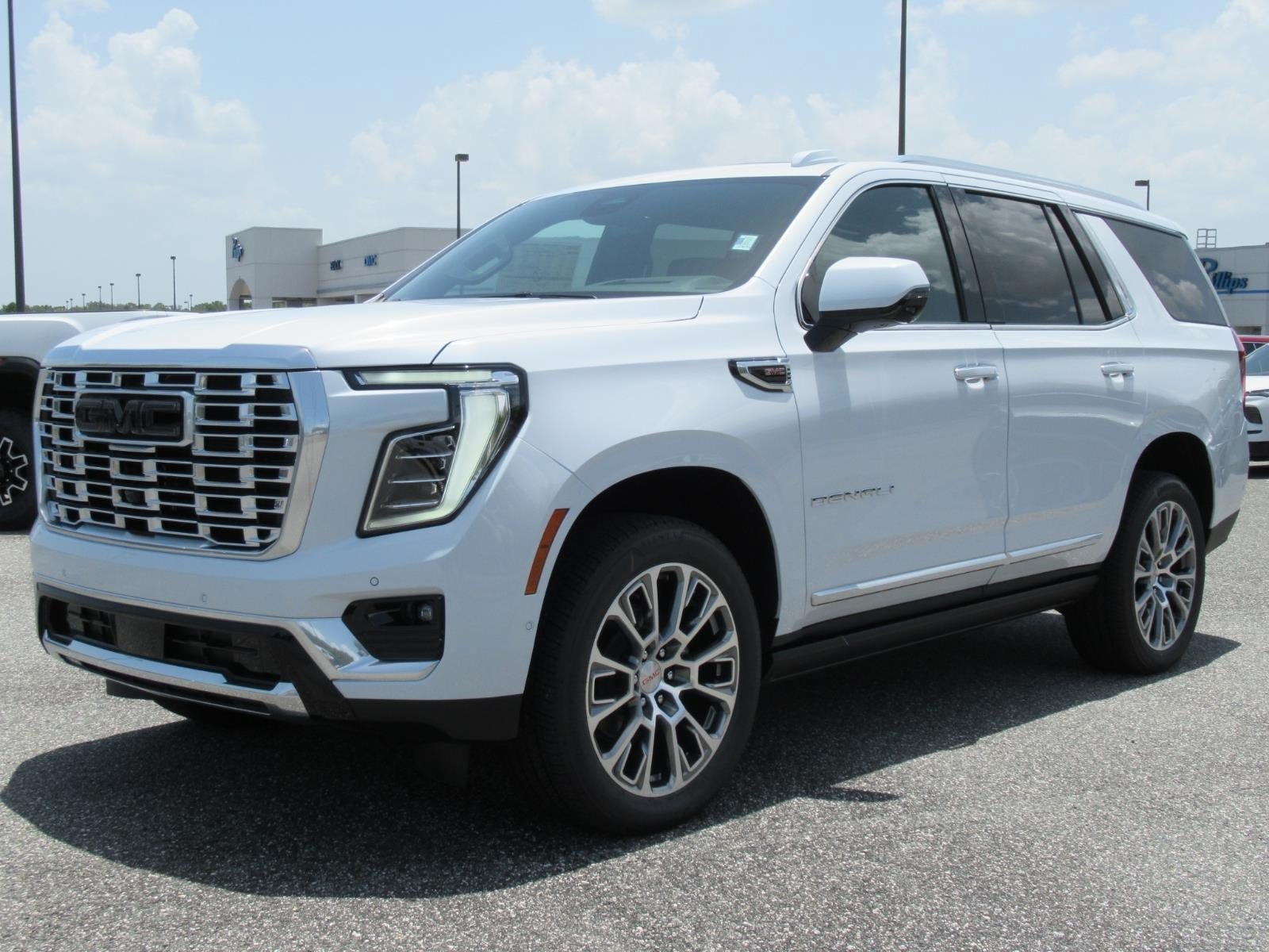 New 2026 GMC Yukon Denali w/ Denali Reserve Package AWD/4WD image 3