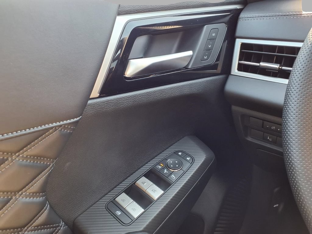 New 2026 Nissan Rogue Platinum AWD/4WD image 18
