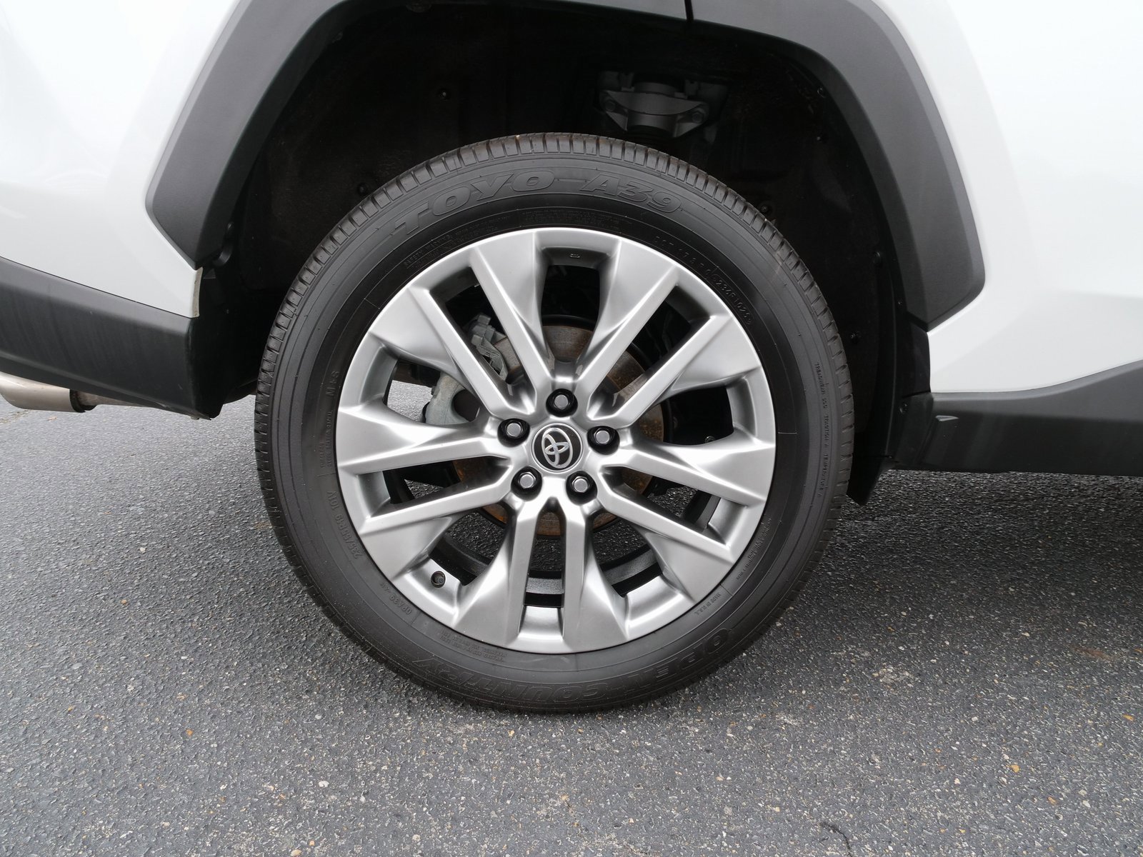 Used 2025 Toyota RAV4 XLE Premium image 12