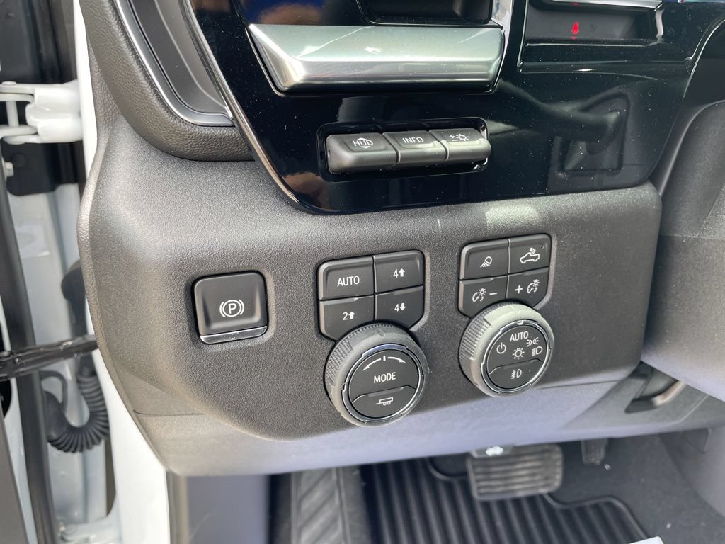 New 2026 Chevrolet Silverado 3500 LTZ w/ LTZ Premium Texas Edition AWD/4WD image 18
