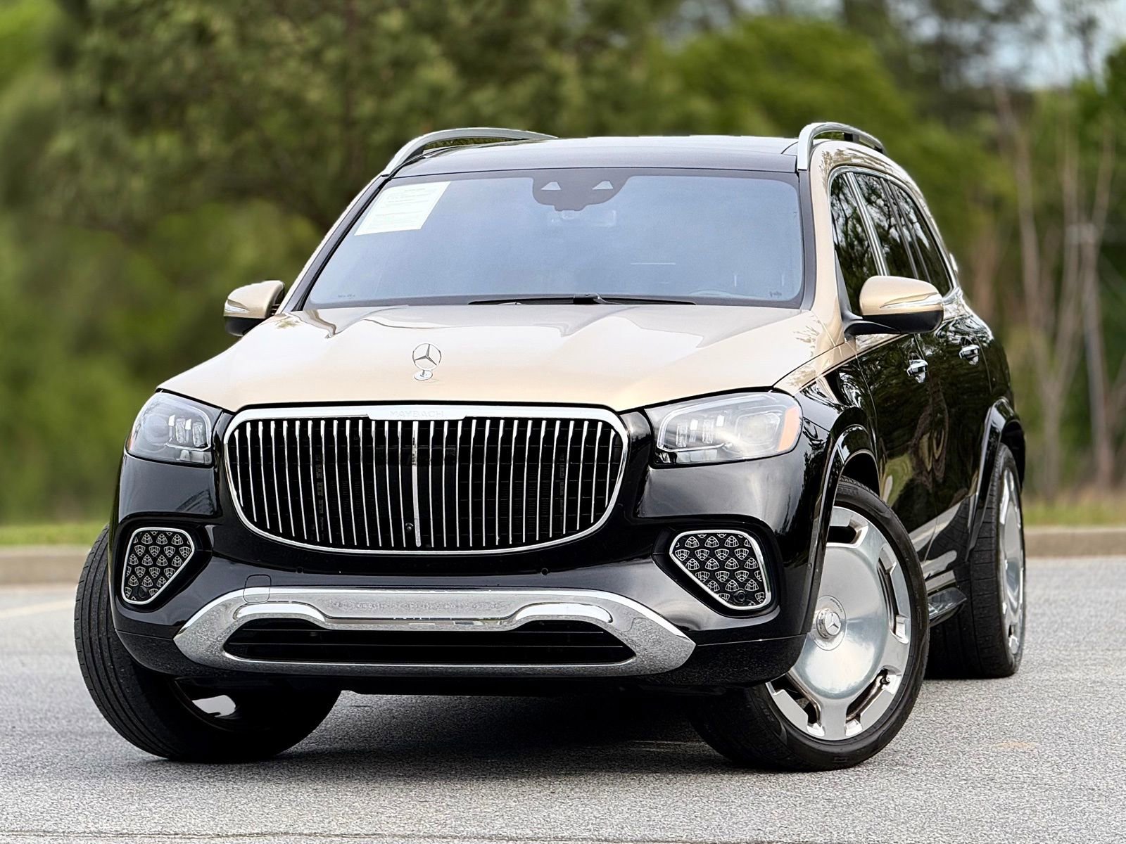 Used 2024 Mercedes-Benz Maybach GLS 600 4MATIC image 2