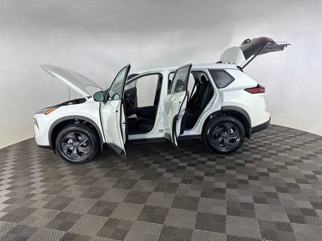 New 2026 Nissan Rogue SV AWD/4WD image 9