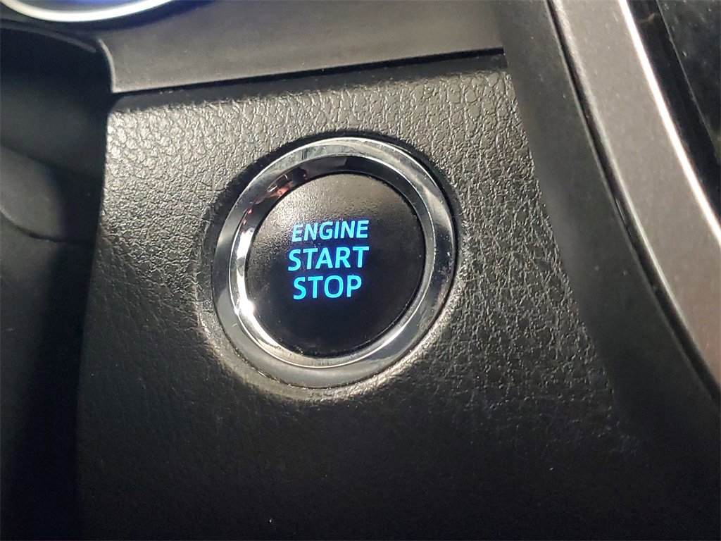 Used 2021 Toyota Camry XLE image 31