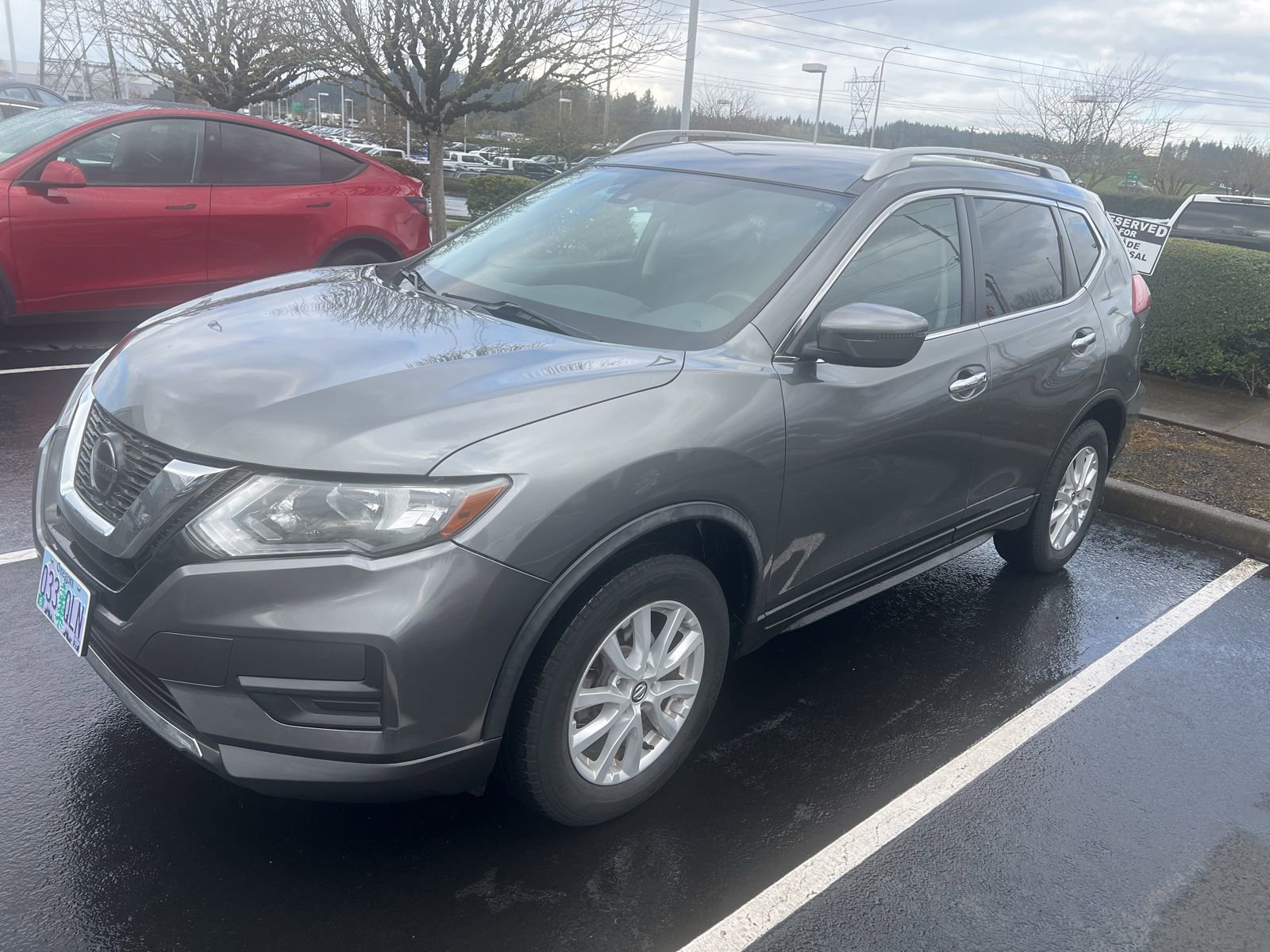 Used 2019 Nissan Rogue SV image 1