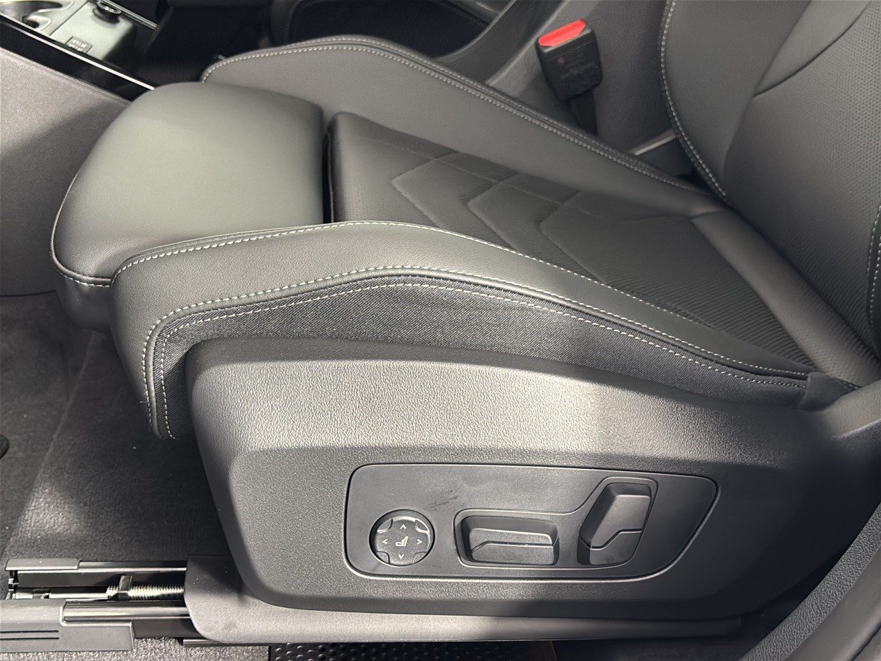 New 2027 BMW X1 xDrive28i AWD/4WD image 16