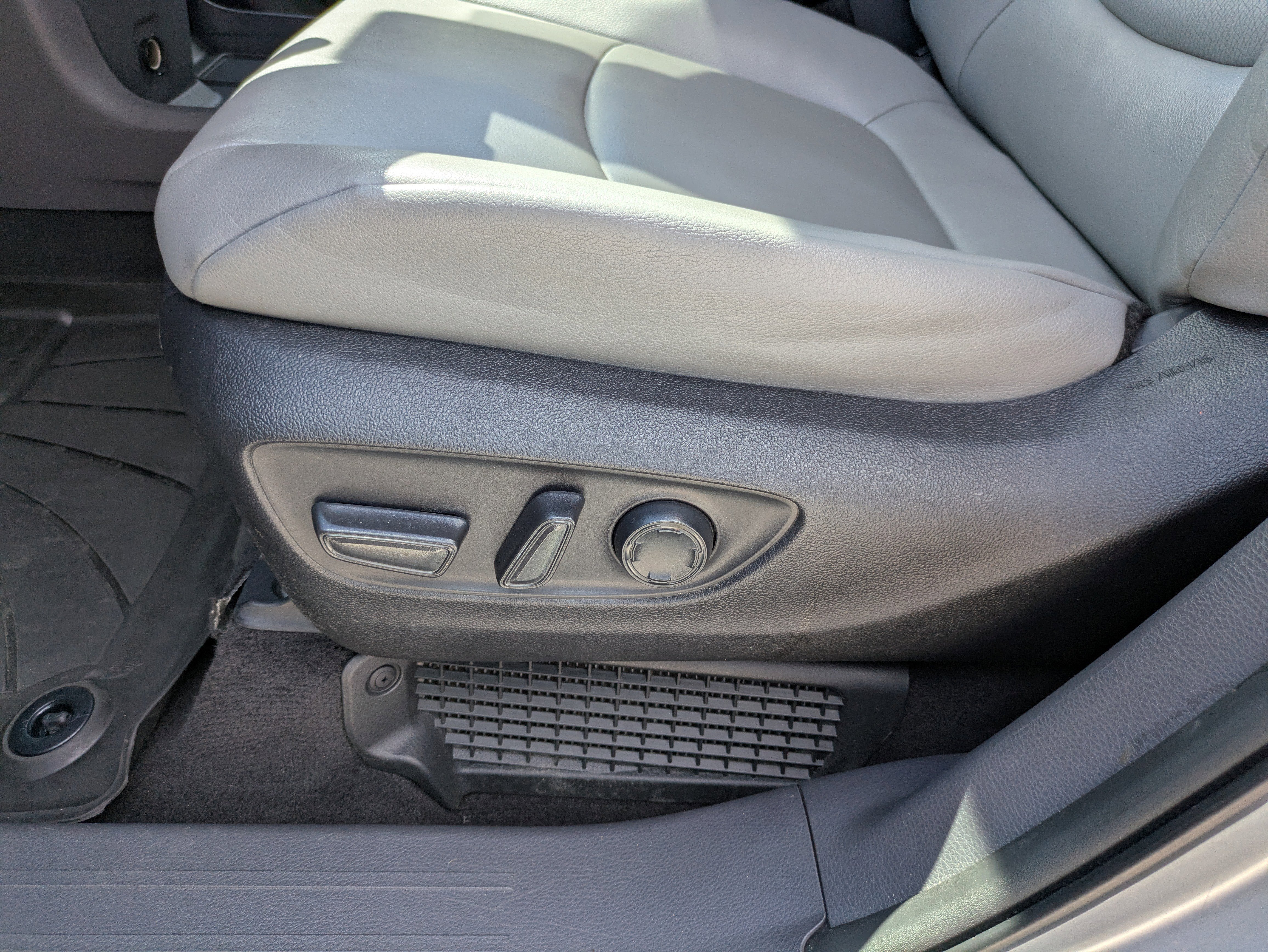 Certified 2022 Toyota Sienna XLE image 11