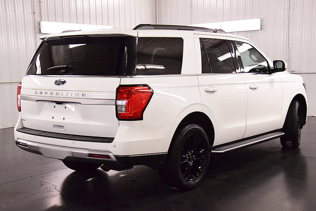Used 2023 Ford Expedition XLT AWD/4WD image 8