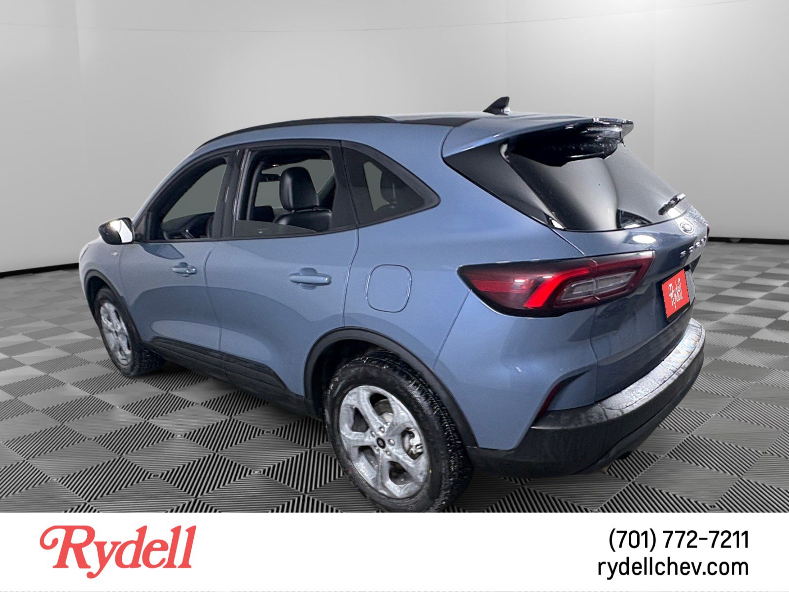 Used 2025 Ford Escape ST-Line Select AWD/4WD image 3