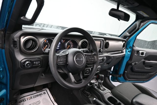 Used 2020 Jeep Wrangler Sport AWD/4WD image 13