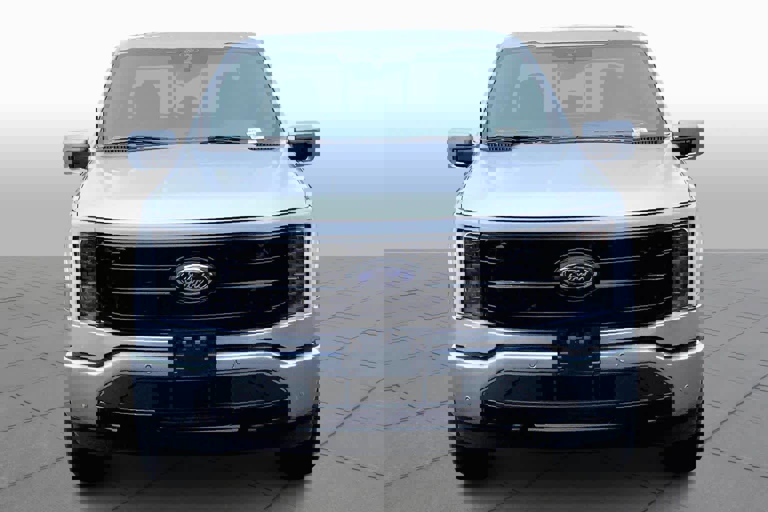 Used 2022 Ford F150 Lightning Platinum image 3