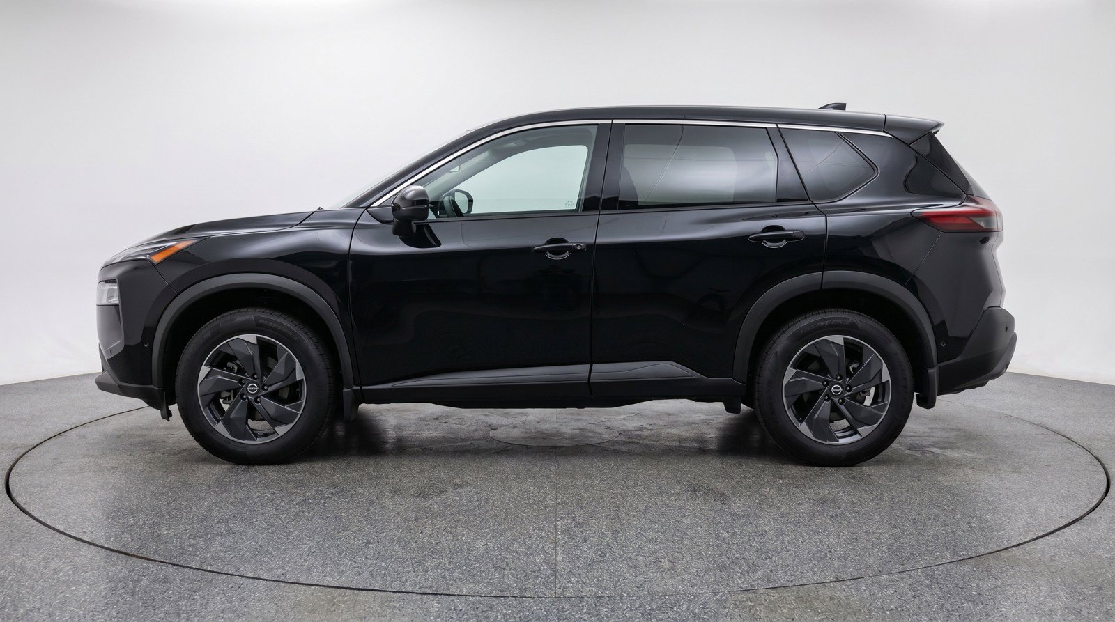 Used 2025 Nissan Rogue SV AWD/4WD image 5