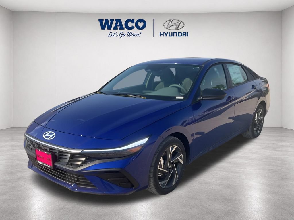 Used 2025 Hyundai Elantra Sport FWD image 4