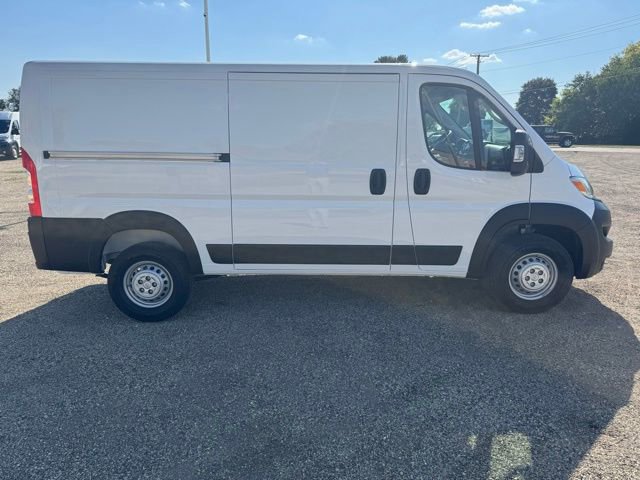 Used 2025 RAM ProMaster 2500 w/ Convenience Group image 2