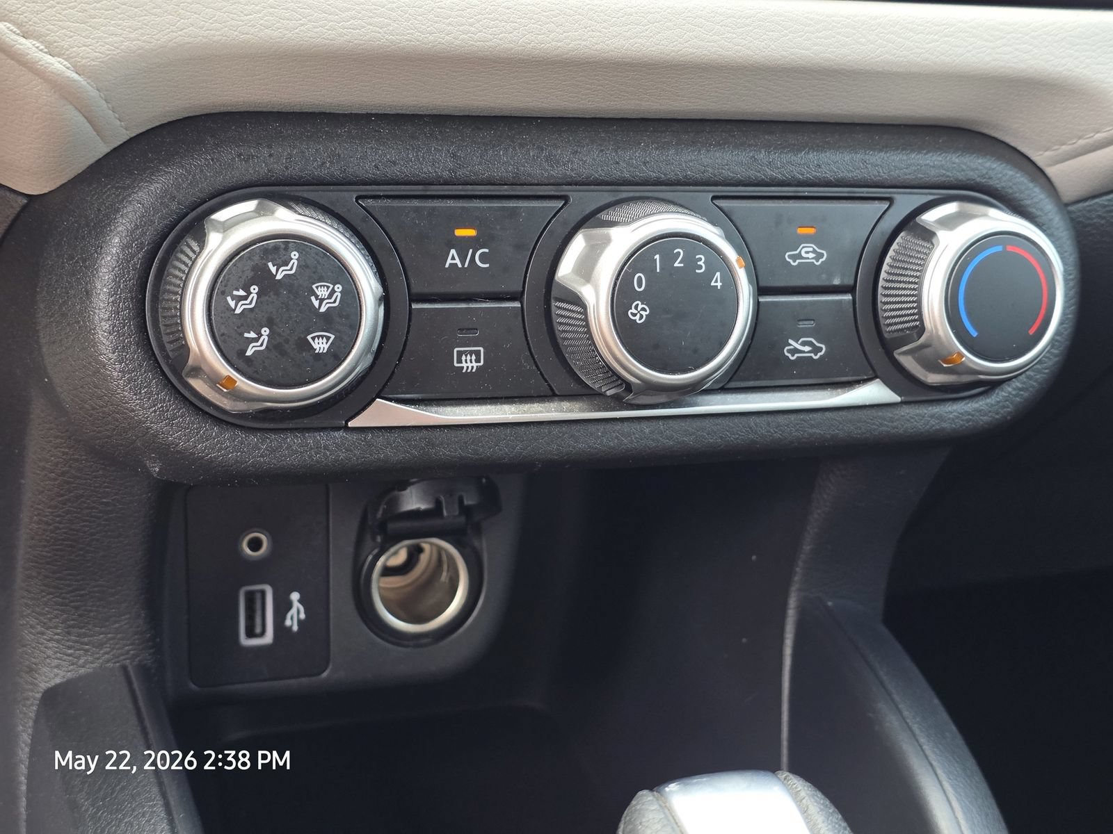 Used 2021 Nissan Versa SV FWD image 21