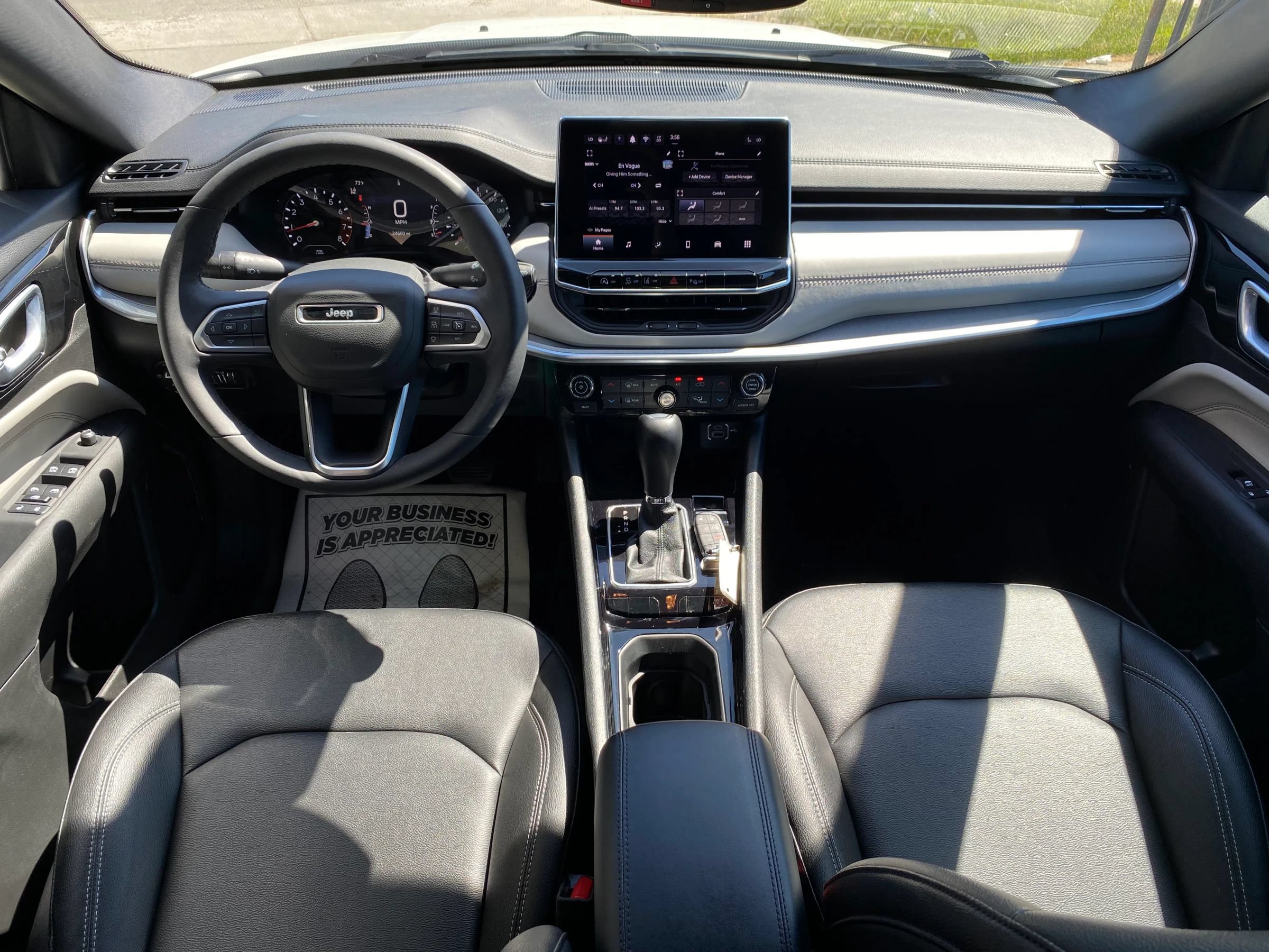 Used 2025 Jeep Compass Limited AWD/4WD image 4