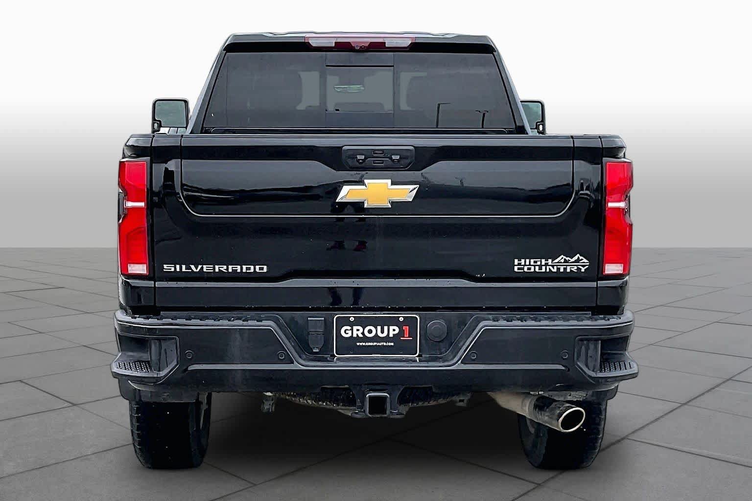 Used 2024 Chevrolet Silverado 2500 High Country w/ Technology Package AWD/4WD image 5