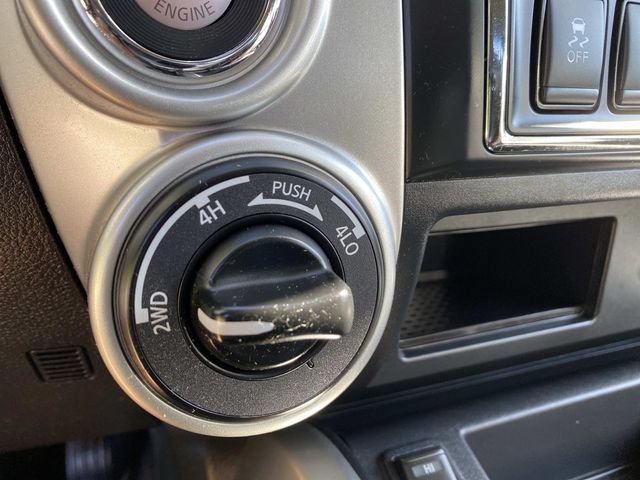 Used 2019 Nissan Titan SL AWD/4WD image 11