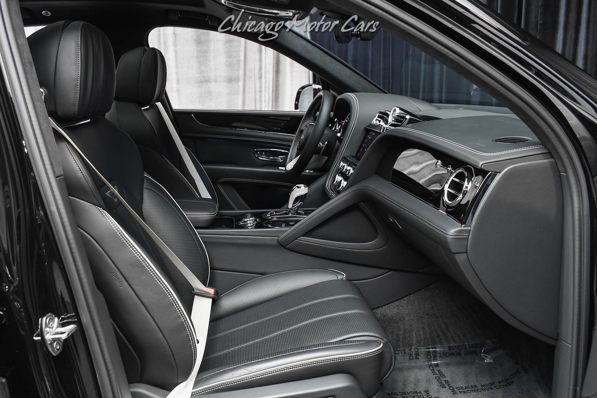 Used 2023 Bentley Bentayga Plug-In Hybrid image 25