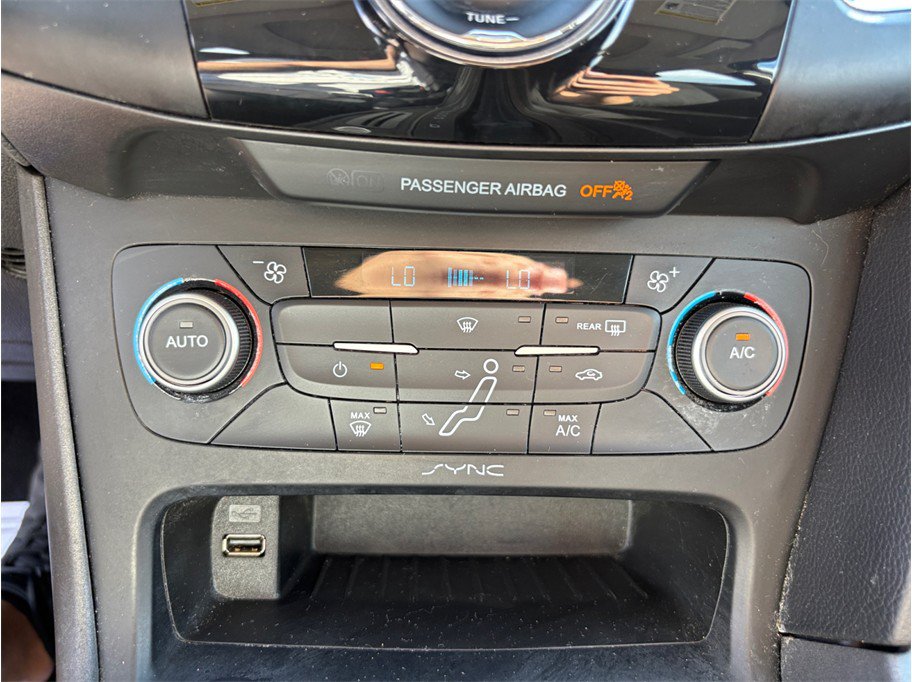 Used 2017 Ford Focus SEL FWD image 24