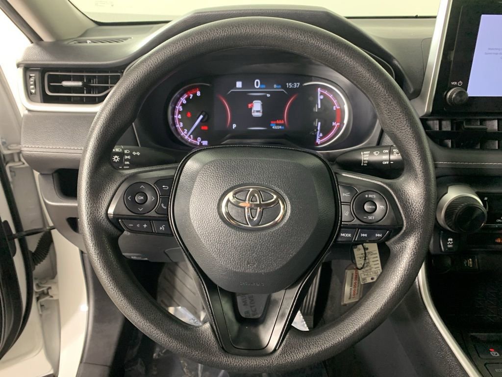 Used 2024 Toyota RAV4 LE AWD/4WD image 20