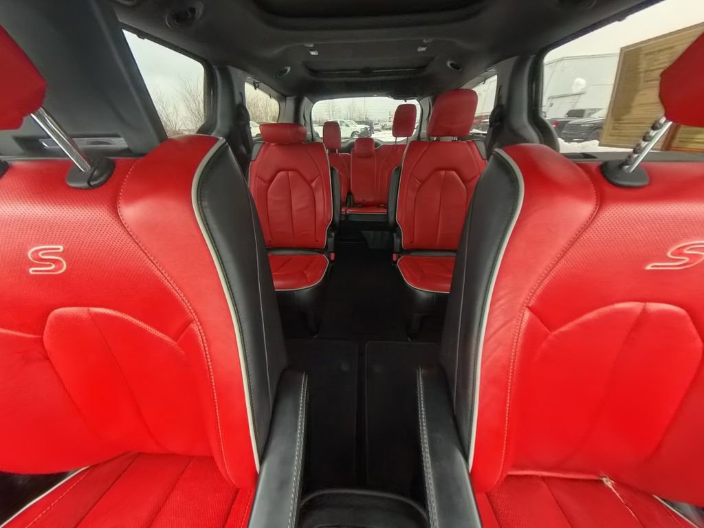 Used 2020 Chrysler Pacifica Limited w/ Quick Order Package 27H Red S image 28