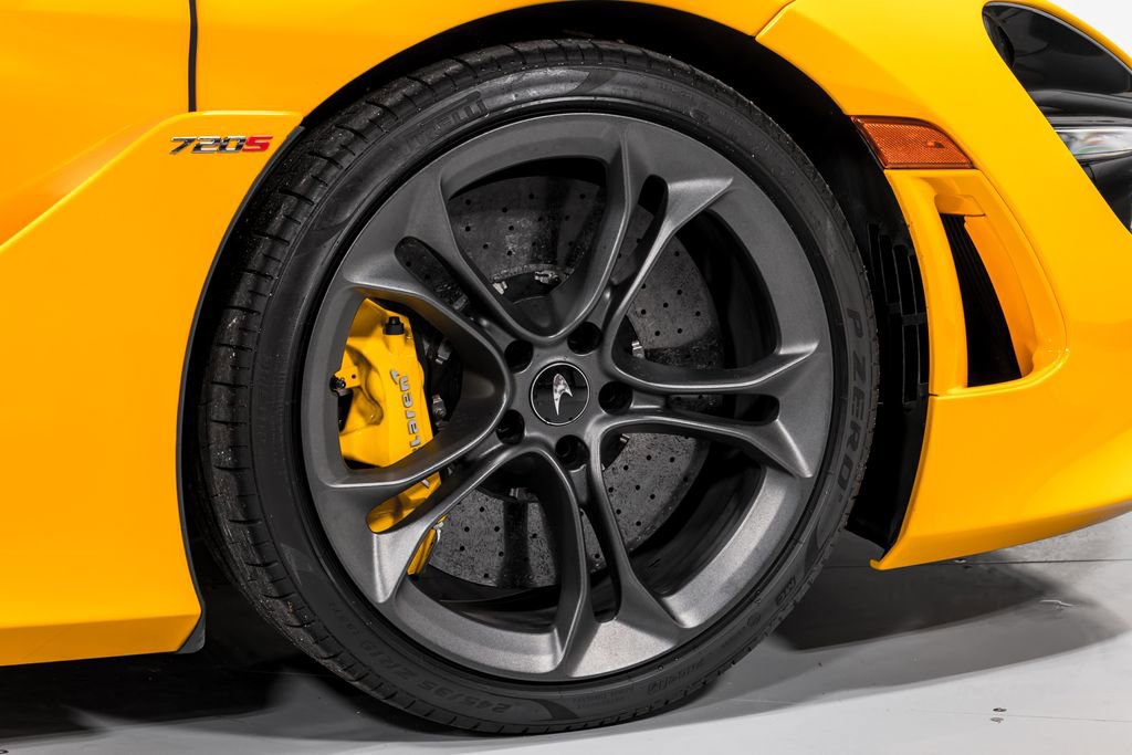 Used 2022 McLaren 720S Spider RWD image 47