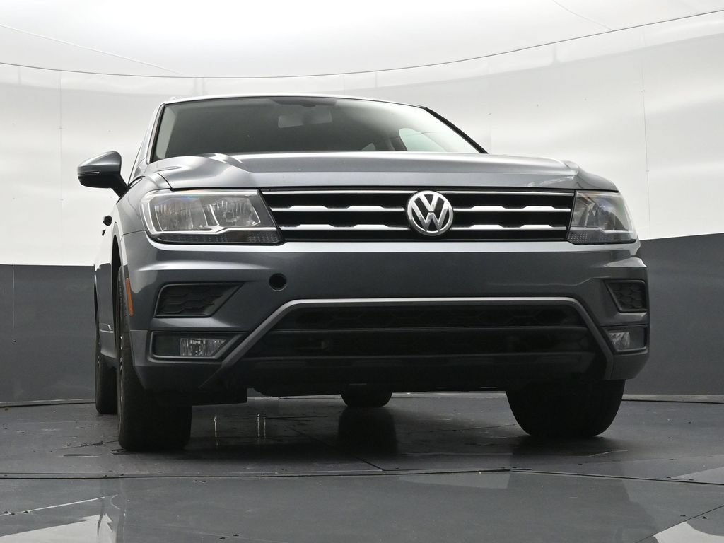 Used 2018 Volkswagen Tiguan SE w/ 18" Alloy Wheels Package FWD image 29