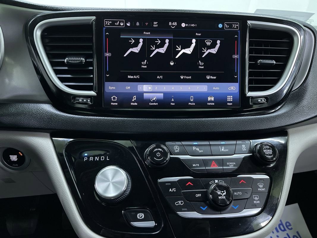 Used 2021 Chrysler Pacifica Touring-L image 22