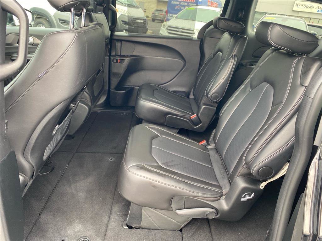 Used 2026 Chrysler Pacifica Select FWD image 21