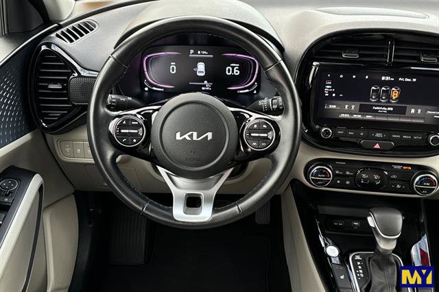 Used 2023 Kia Soul EX image 17