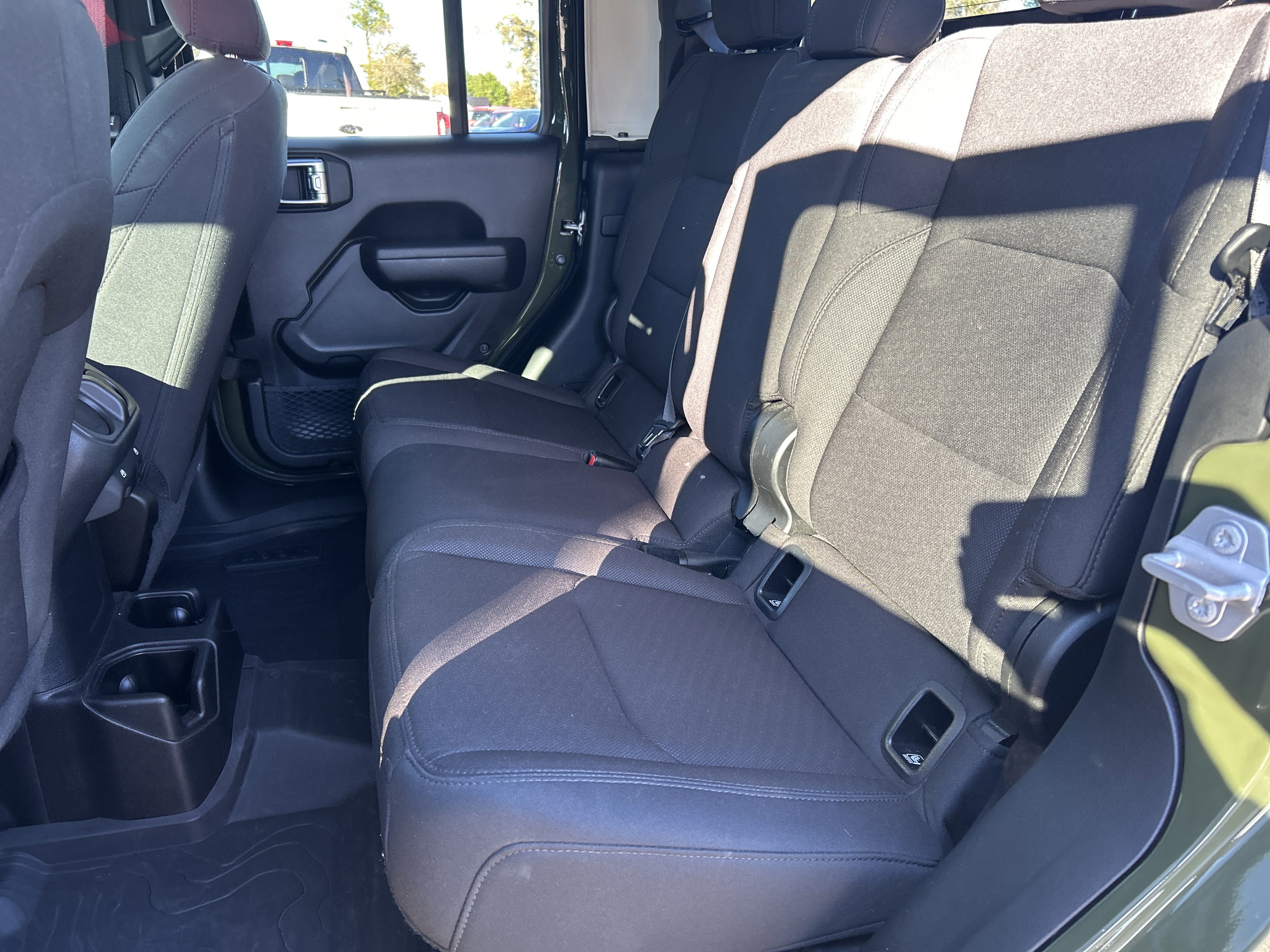 Used 2022 Jeep Gladiator Sport image 15