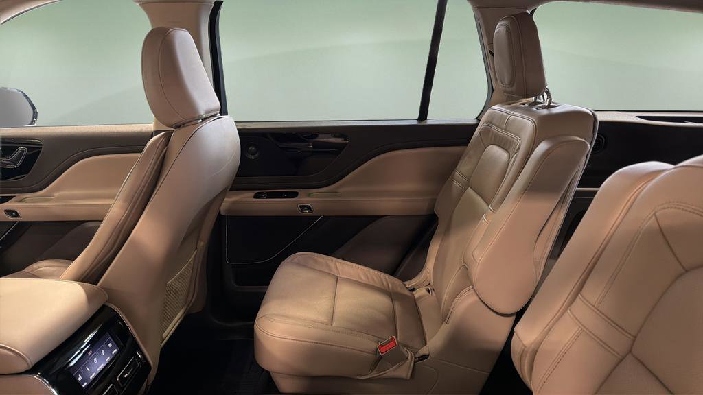 Used 2022 Lincoln Aviator Reserve w/ Equipment Group 201A image 16