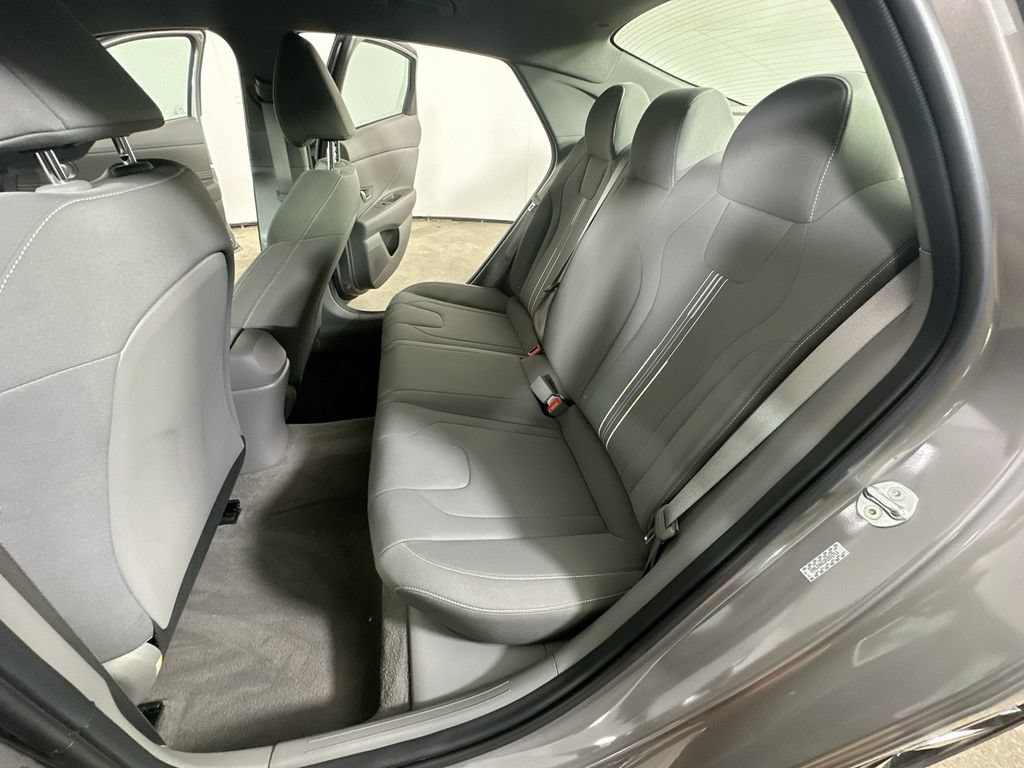 Used 2023 Hyundai Elantra SEL w/ Convenience Package FWD image 13