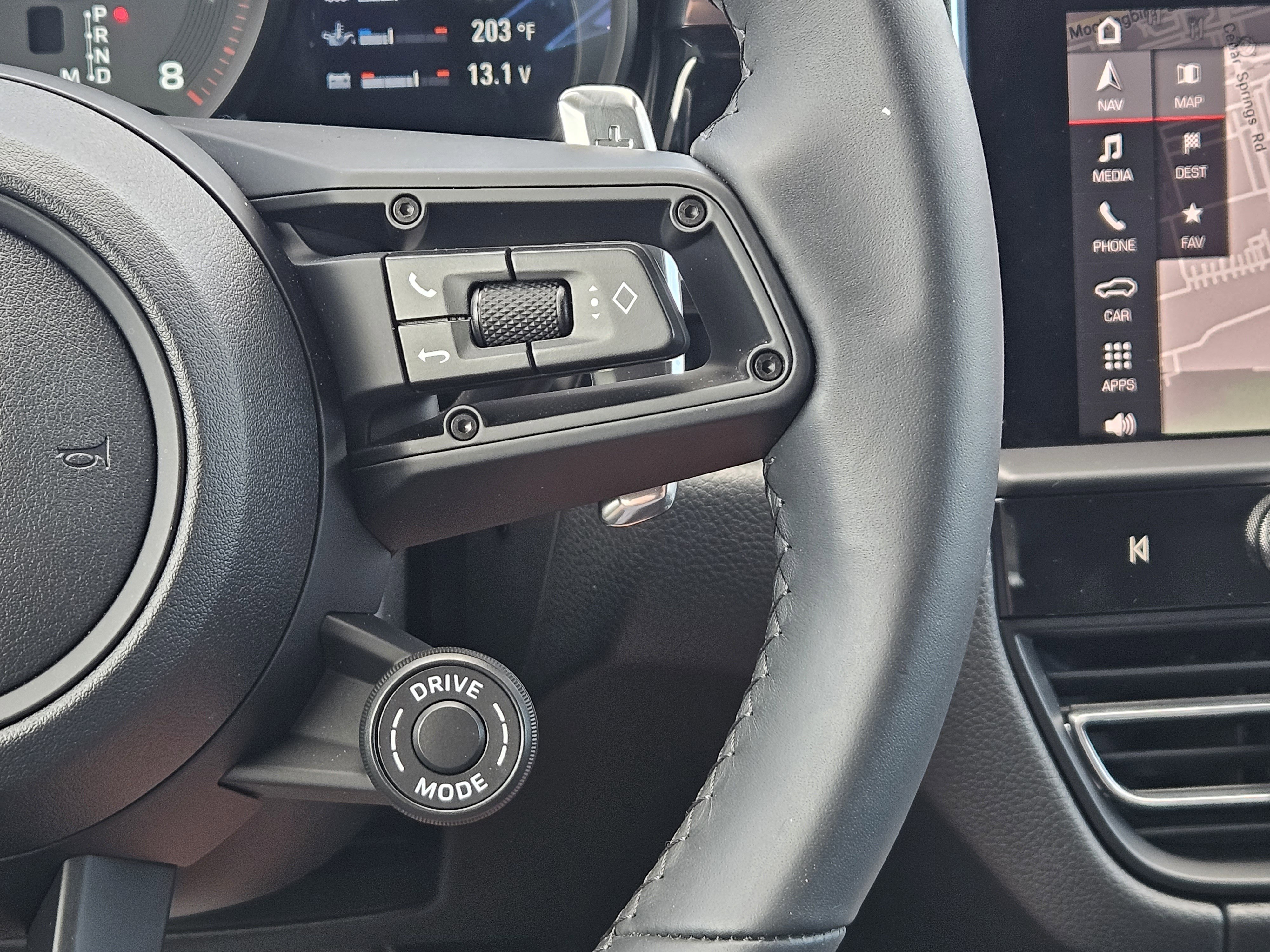 Certified 2026 Porsche Macan image 27