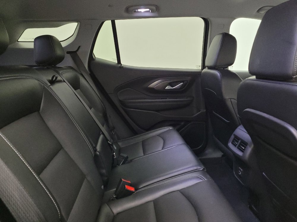 Used 2024 GMC Terrain SLT image 19