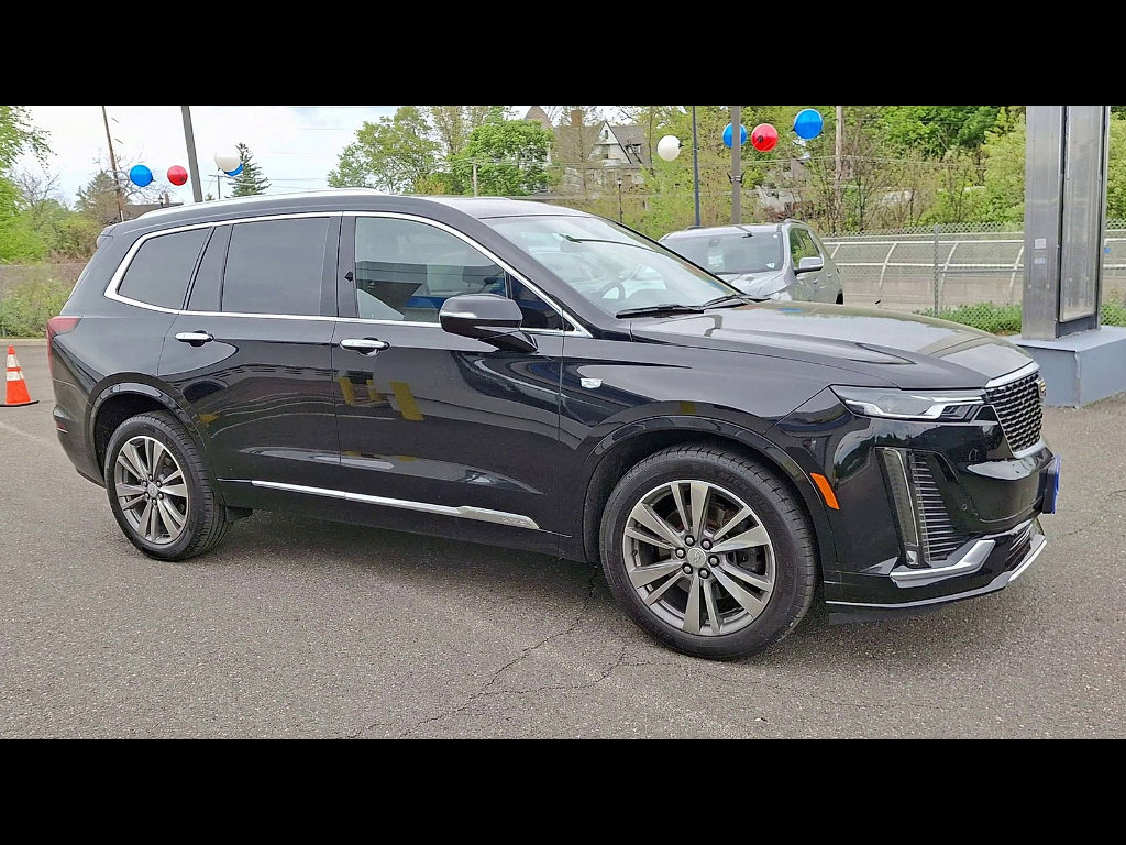 Certified 2021 Cadillac XT6 Premium Luxury w/ LPO, Floor Liner Package AWD/4WD image 2