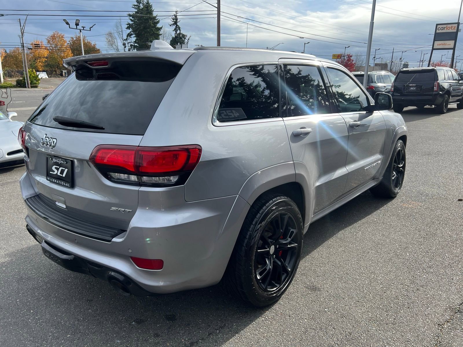 Used 2015 Jeep Grand Cherokee SRT w/ Luxury Group II image 6