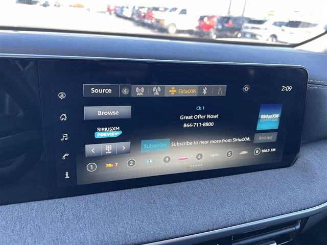 Used 2025 Nissan Kicks SV image 15