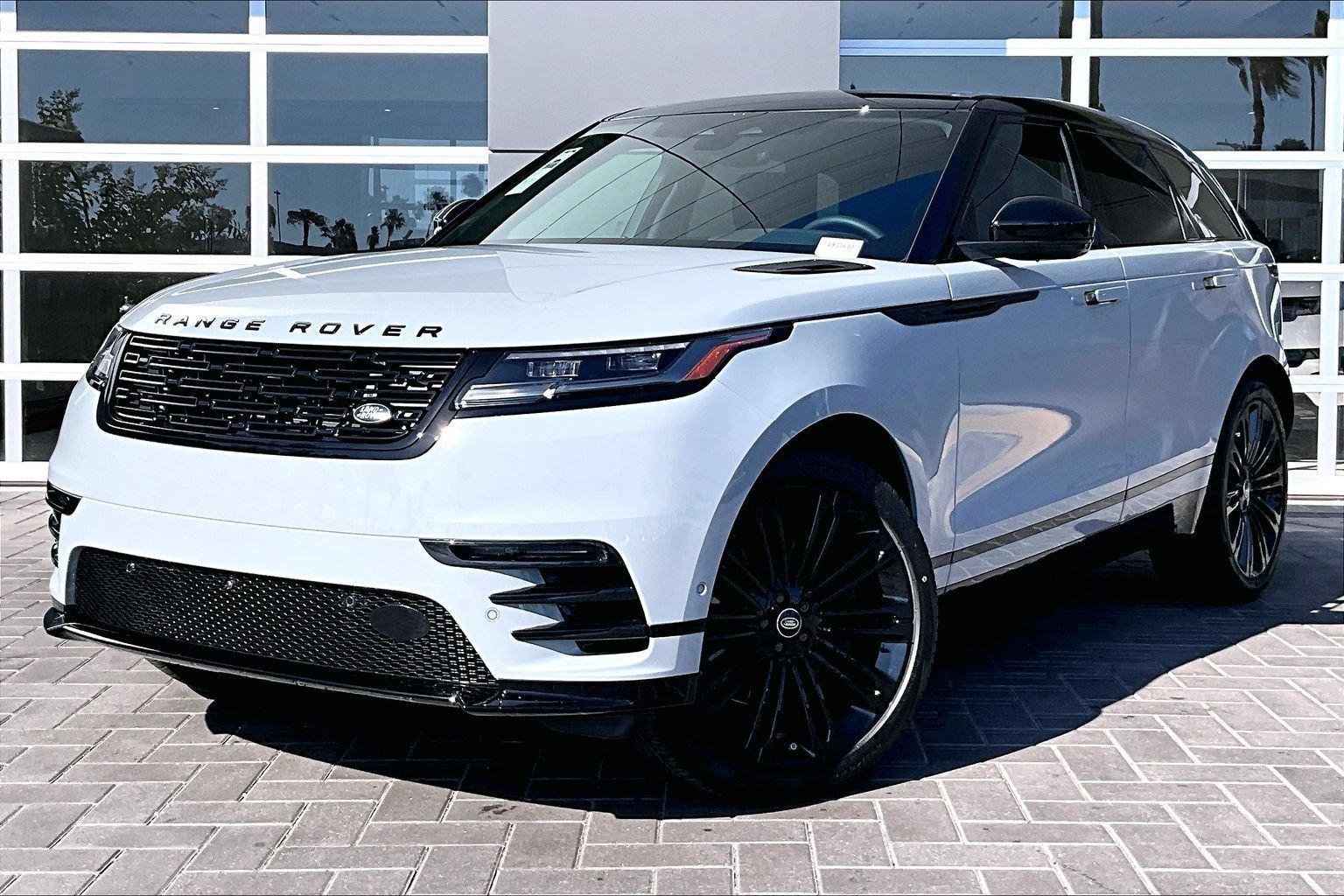 New 2026 Land Rover Range Rover Velar Dynamic SE