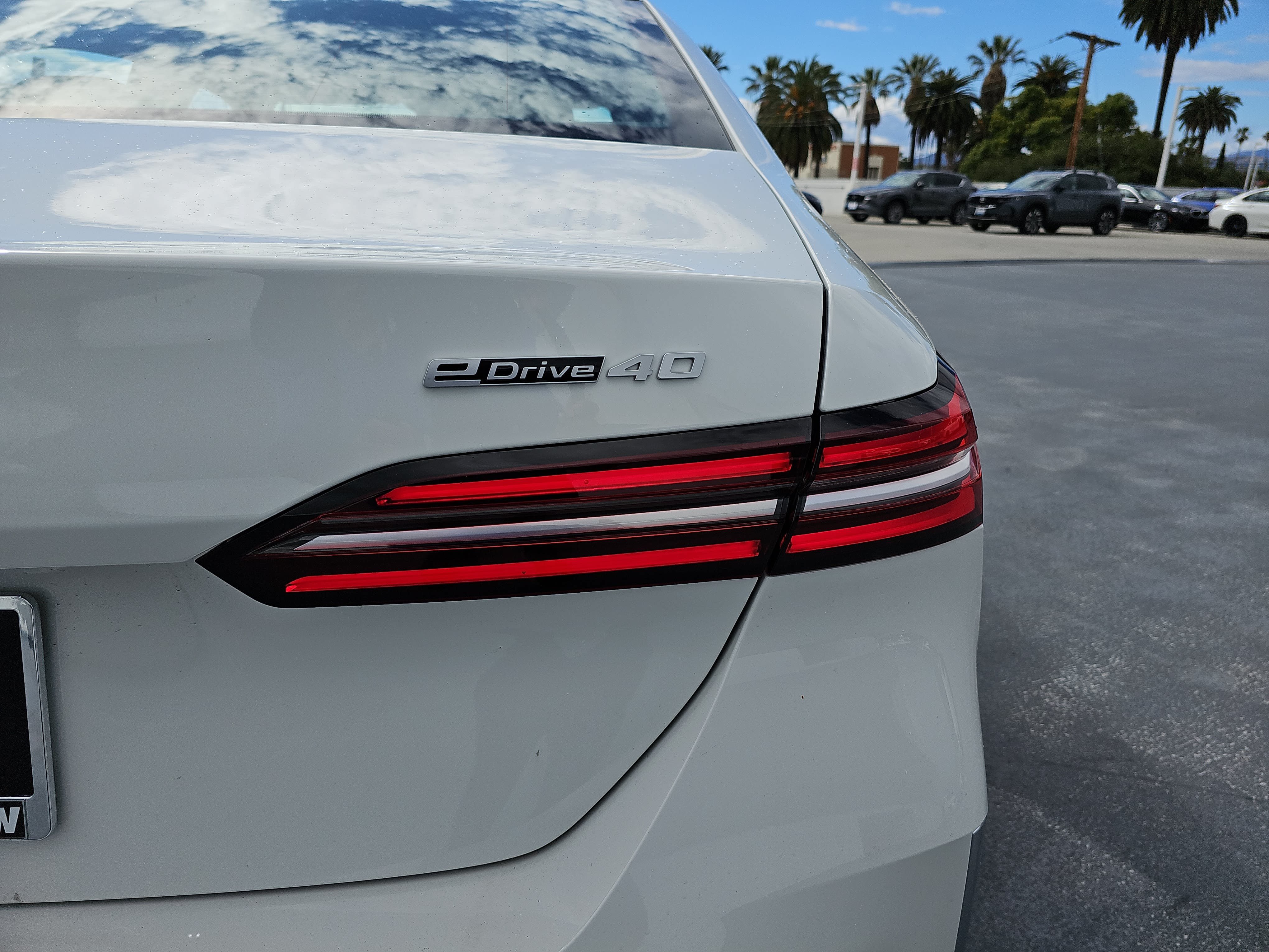 New 2026 BMW i5 M60 w/ Convenience Package RWD image 35