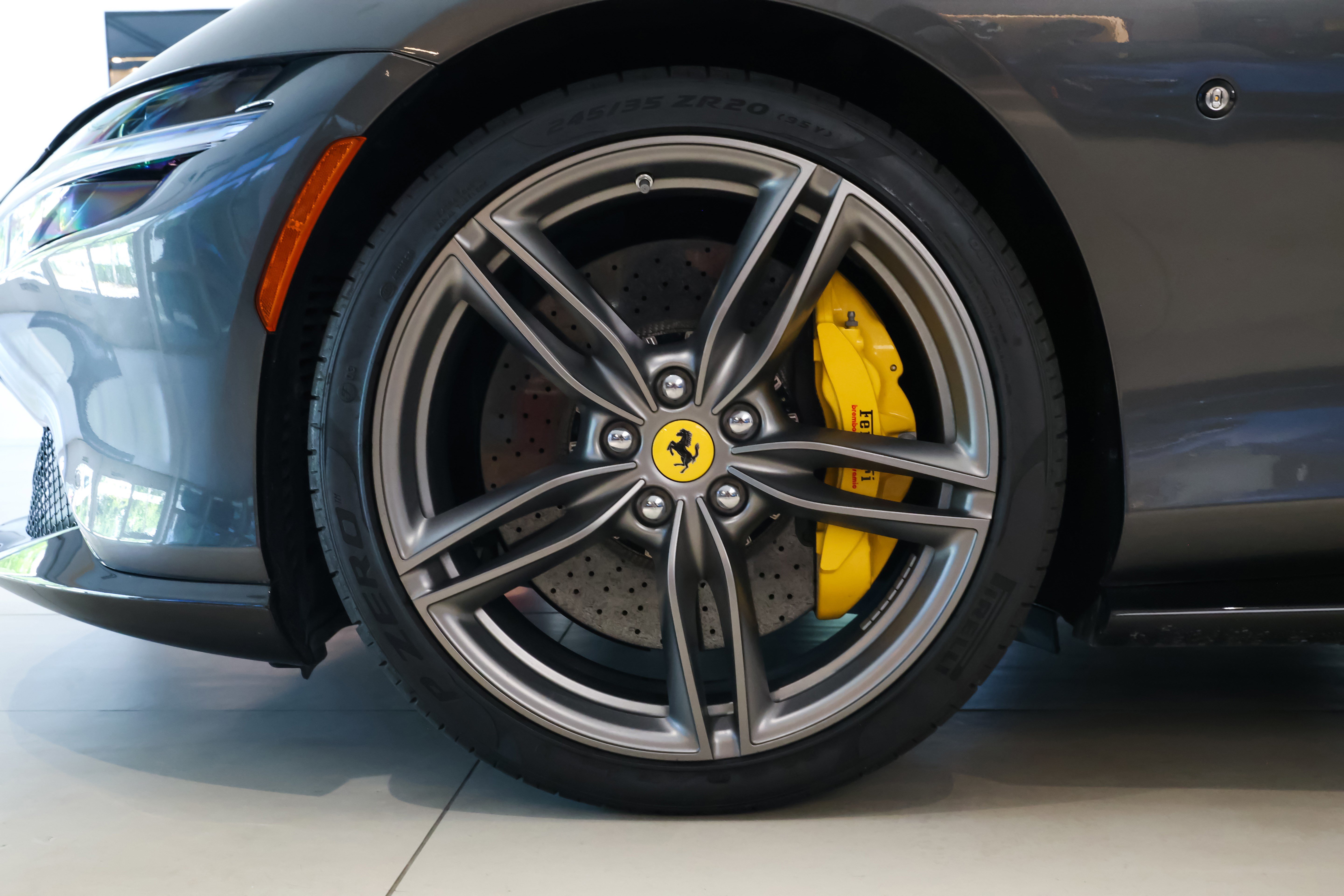 Used 2025 Ferrari Roma Spider RWD image 35