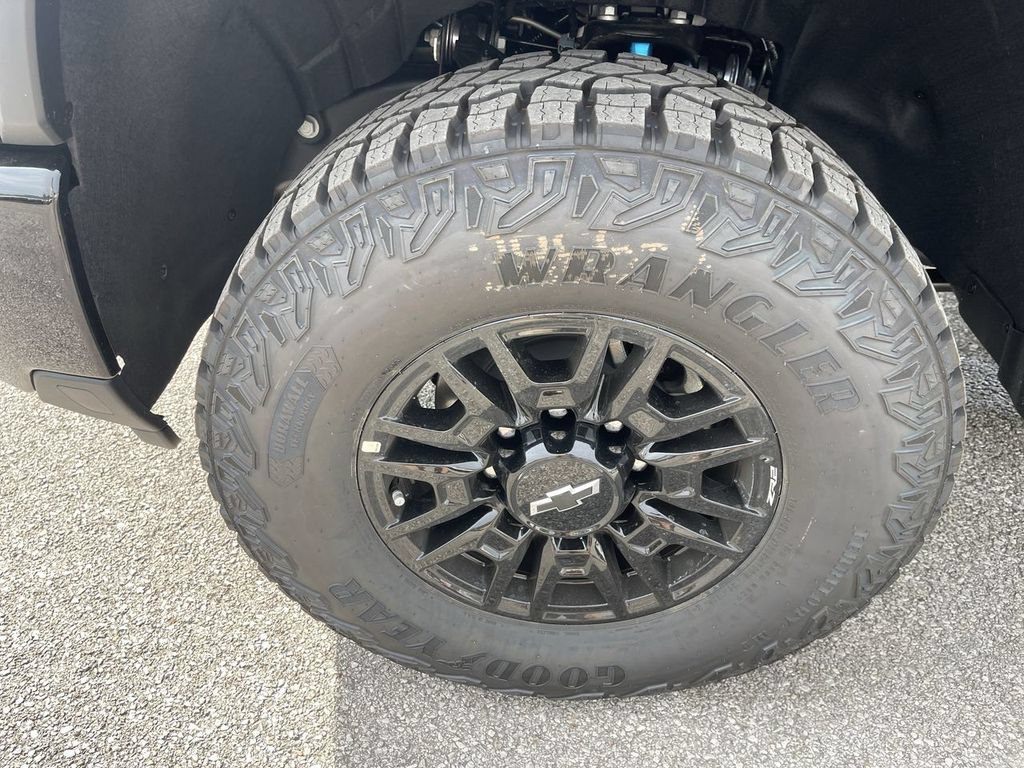 New 2026 Chevrolet Silverado 2500 ZR2 AWD/4WD image 10