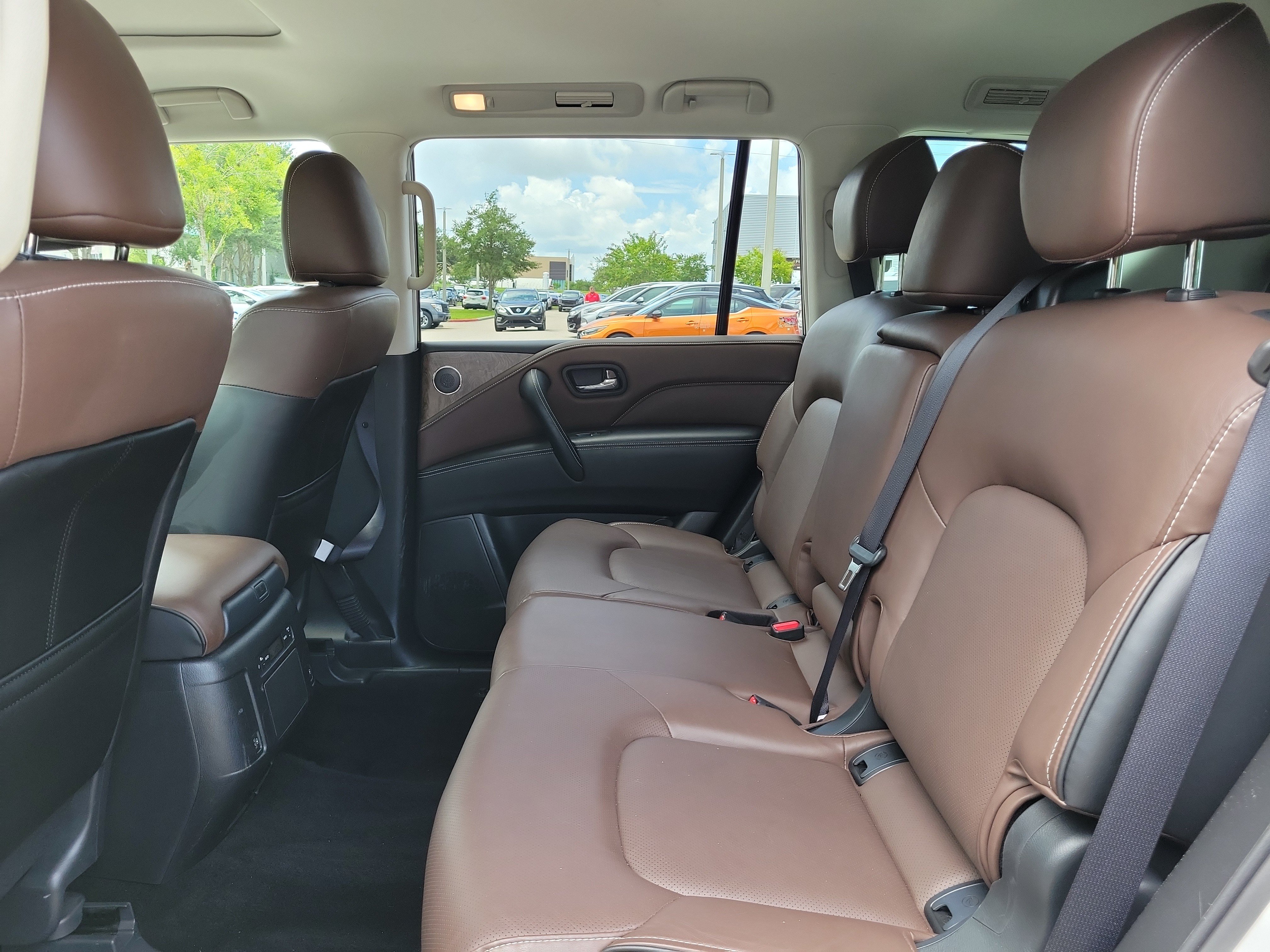 Used 2023 INFINITI QX80 Premium Select w/ Cargo Package AWD/4WD image 17