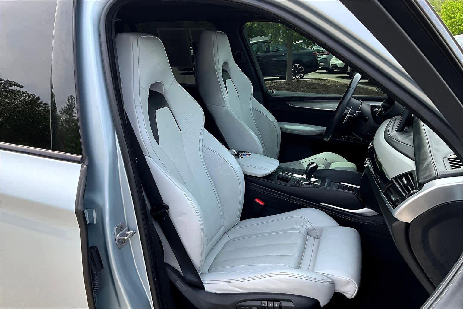 Used 2016 BMW X5 M image 8