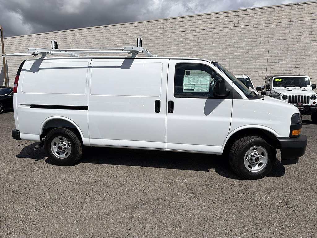 New 2026 GMC Savana 2500 w/ Driver Convenience Package RWD image 3