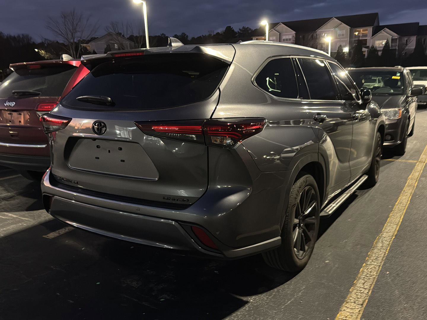 Used 2025 Toyota Highlander Limited image 6